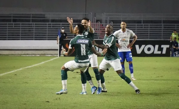 Após gol da vitória, atacante do Goiás diz que sofreu ameaças de morte