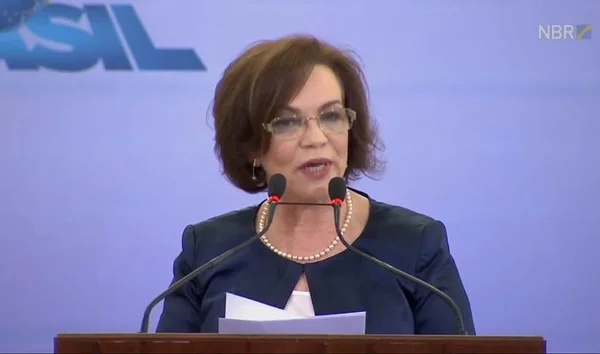 Humanização do parto está entre as prioridades do governo, diz Valois