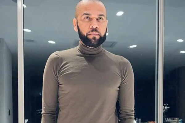 Daniel Alves surge em clique raro com a filha e se declara - Metrópoles