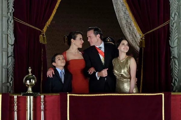 Crítica: “Ingobernable” é um dramalhão mexicano viciante