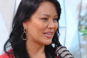 Geovanna Tominaga é clicada durante entrevista Geovanna Tominaga é clicada durante entrevista
