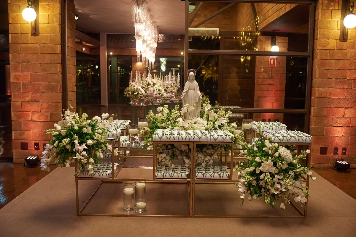 Mesa com bem-casados Mesa com bem-casados