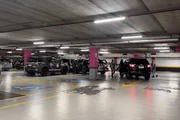 Homem armado assalta farmácia e faz funcionária refém em hipermercado de SP - imagem 3 Homem armado assalta farmácia e faz funcionária refém em hipermercado de SP - imagem 3