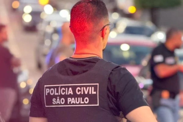 Policial civil durante operação em SP - Metrópoles