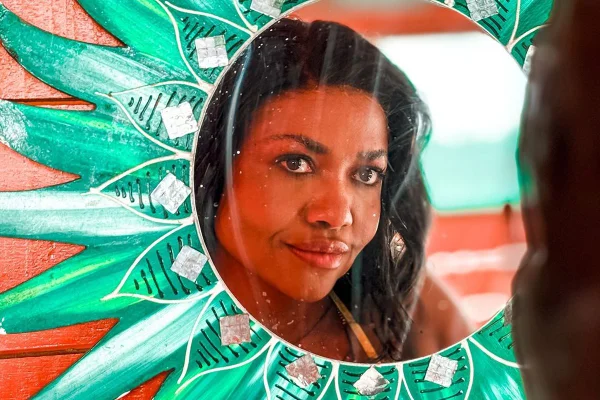 Foto colorida de Gaby Amarantos - Metrópoles