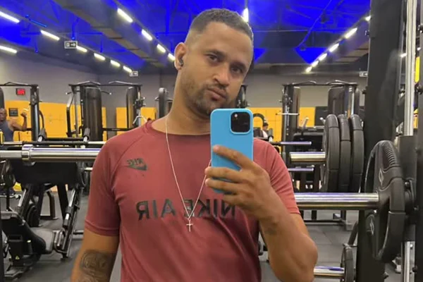 Ator Moisés Trindade é morto a tiros diante da família em Salvador