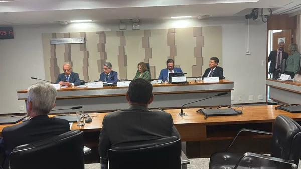 senadores na CDH