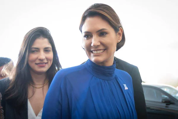 Após admitir que joias chegaram ao Alvorada, Michelle diz desconhecê-las