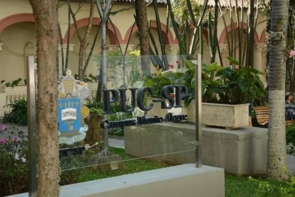Estudante é esfaqueado e morto por segurança da PUC em São Paulo