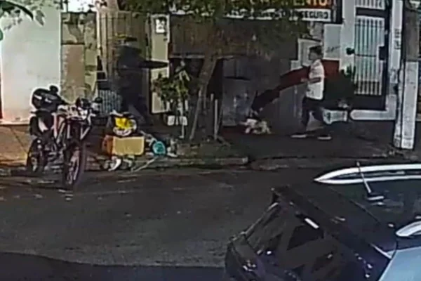 A vítima andava pela Rua Alves Guimarães com seu cachorro quando foi abordado por dois motociclistas. Os assaltantes fugiram do local - Metrópoles