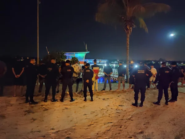 PMDF acaba com festa regada a maconha e cocaína em barco no Lago Paranoá