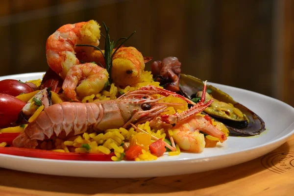 Vinito Wine House passa a servir paella à vontade aos sábados