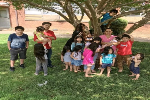 Grávida do 16º filho, mãe gasta mais de R$ 2 mil por semana com mantimentos