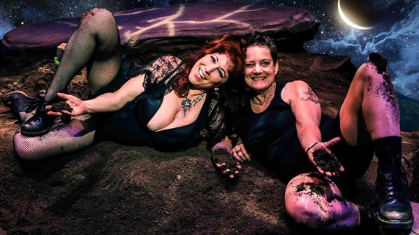 Ecossexuais querem salvar a Terra fazendo “sexo” com ela