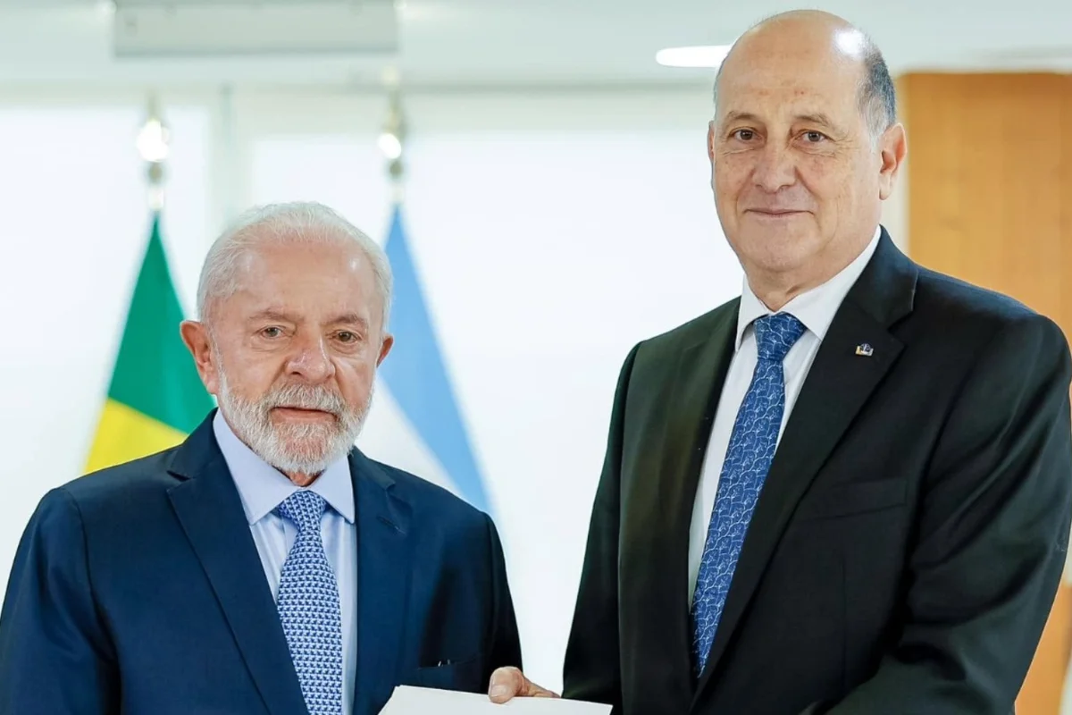 Embaixador argentino no Brasil deve voltar a Buenos Aires após crise