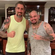 Ele e o tatuador, Chico Morbene Ele e o tatuador, Chico Morbene