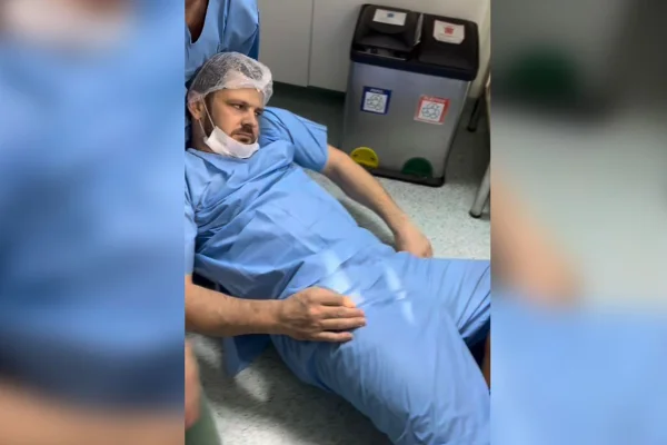 Pai desmaia durante nascimento da filha e cena viraliza