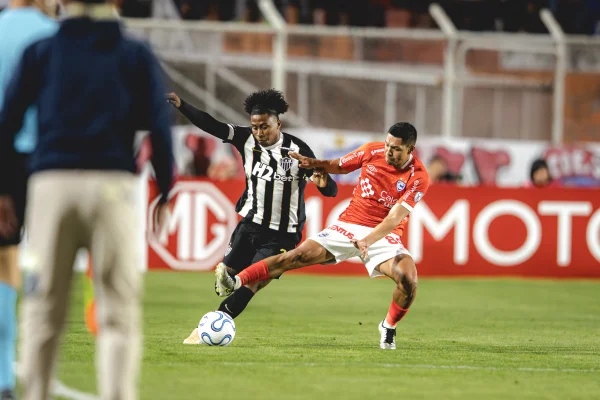 Imagem colorida da partida entre Cienciano x Atlético-MG