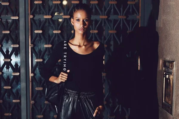 Preto e branco dominam primeiro dia do São Paulo Fashion Week N46
