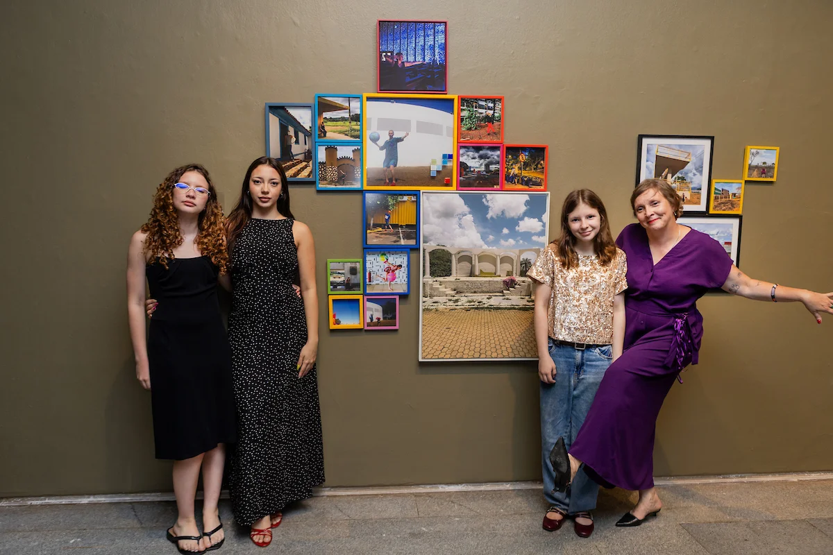 O projeto colaborativo DUPLAplus surge da parceria de Luisa Günther e Ary Coelho — falecido em 2017 —, onde que exploram fotodanças como objeto de memória, afeto e permanência. Hoje o projeto segue com a ajuda das filhas, Emilia Gunther, Betina Gunther e Flora Gunther