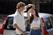 Belly (Lola Tung) e Jeremiah (Gavin Casalegno) em O Verão que Mudou a Minha Vida — Prime Vídeo Belly (Lola Tung) e Jeremiah (Gavin Casalegno) em O Verão que Mudou a Minha Vida — Prime Vídeo