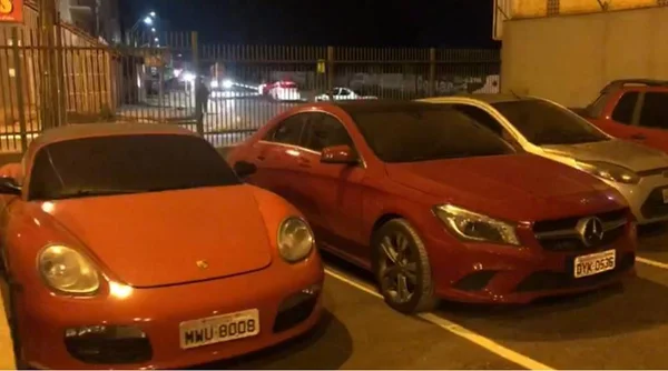 carros de luxo apreendidos pela PCDF em operacao contra agiota em Vicente Pires