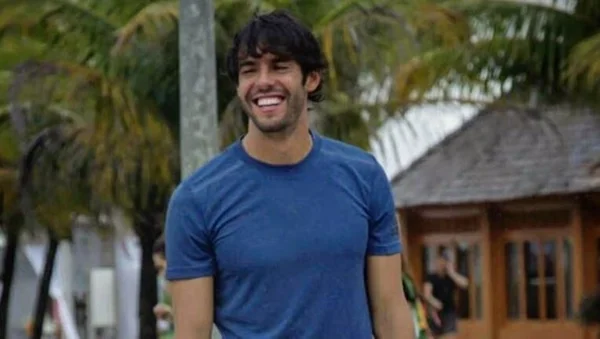 Thais Fersoza revela sufoco ao gravar música para Teodoro