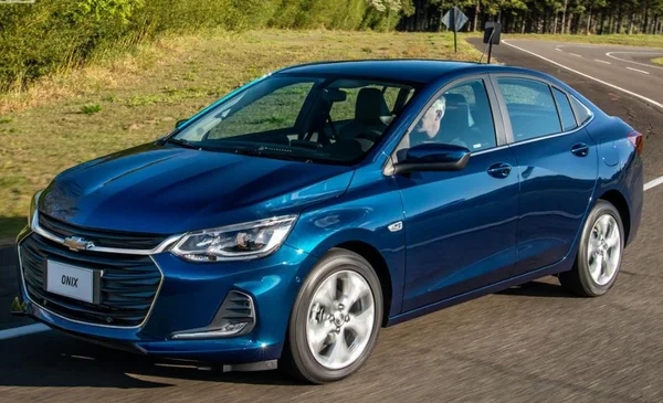 Dois Onix Plus pegam fogo. GM suspende entrega e convoca recall