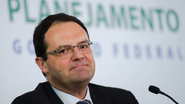 Governo Lula poderá gastar R$ 136 bi a mais em 2023 sem elevar despesa, diz Nelson Barbosa