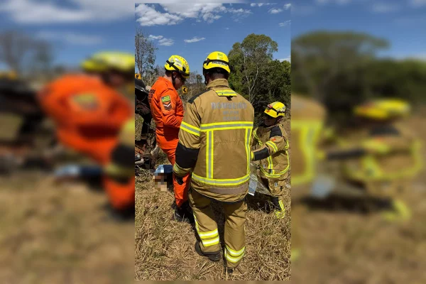 Capotamento de caminhão deixa um morto e 4 feridos, em Pirenópolis