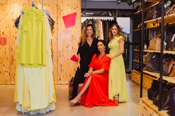 Renata Foresti recebe convidadas para trunk show de marca mineira