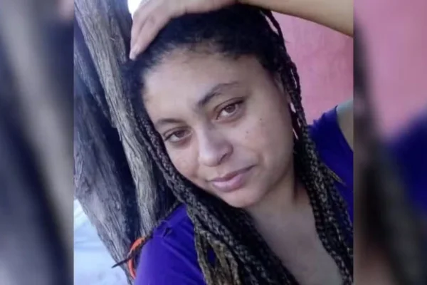 Fernanda Cristina Policarpo, 29, a mulher que foi atropelada em rodovia de Bauru e teve o óbiro constatado por uma médica do Samu - Metrópoles