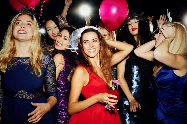 mulheres em festa