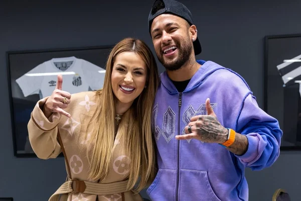 Foto colorida de Deolane Bezerra e Neymar Jr. - Metrópoles