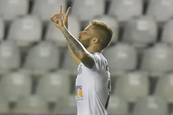 Eduardo Sasha entra na Justiça e pede rescisão de contrato com o Santos
