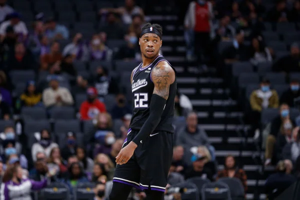 Richaun Holmes é acusado de abuso pela ex-esposa