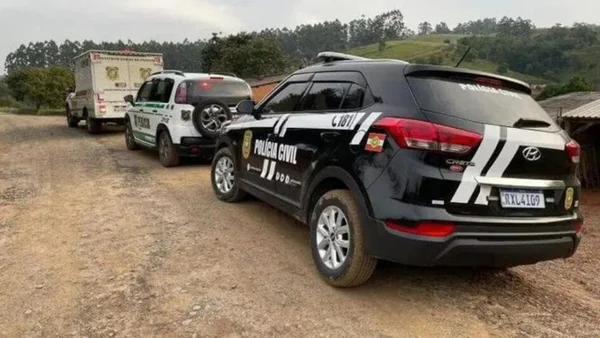 Imagem colorida de viaturas da Polícia Civil de Santa Catarina - Metrópoles