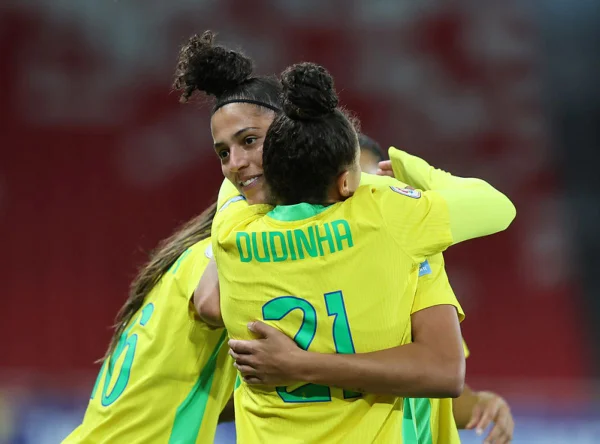 Brasil goleia Uruguai e vai para 10ª final de Copa América feminina