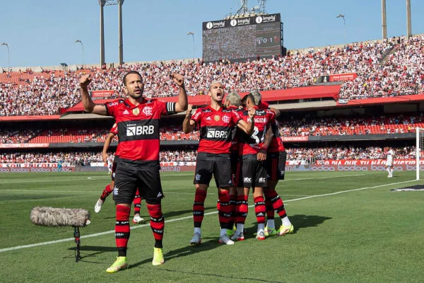 Flamengo faz 4 x 0 e atropela o São Paulo no Brasileirão