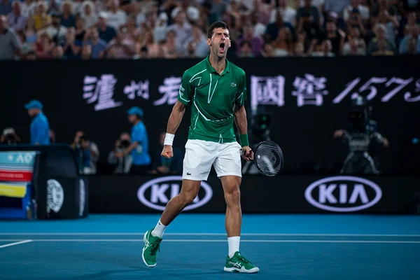 Djokovic vence Federer e avança à 8ª final no Aberto da Austrália