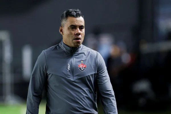 Jair Ventura, treinador do Vitória