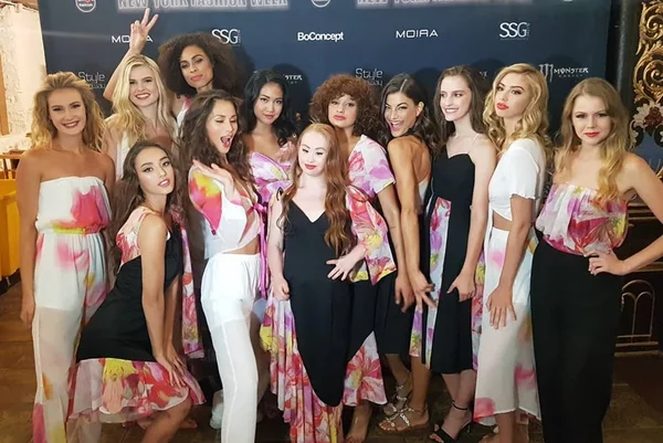 Com Síndrome de Down, modelo e estilista Madeline Stuart arrasa em NY