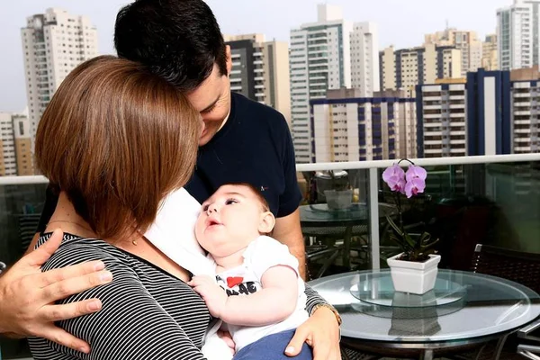 Zika e microcefalia: um ano de medo, incertezas e relatos de superação