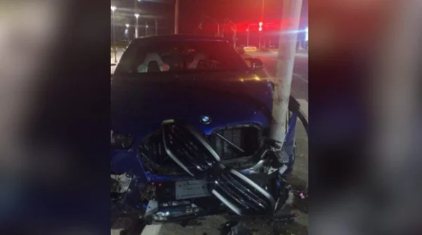 Foto de carro abandonado, BMW em Santa Catarina