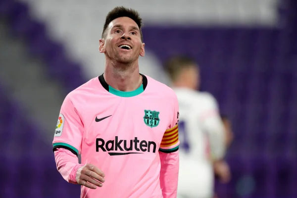 Messi quebra marca de Pelé em vitória do Barcelona sobre Valladolid