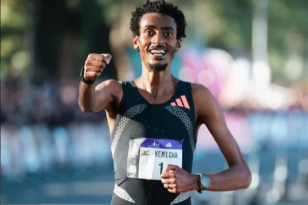 Kejelcha bate recorde mundial e completa meia maratona em 56 minutos