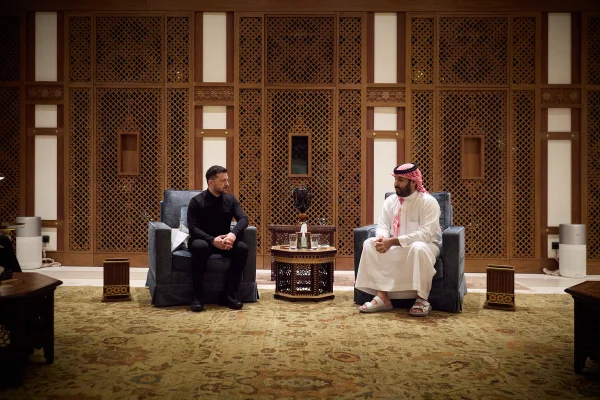 Imagem colorida mostra presidente da Ucrânia e príncipe da Arábia Saudita - Metrópoles