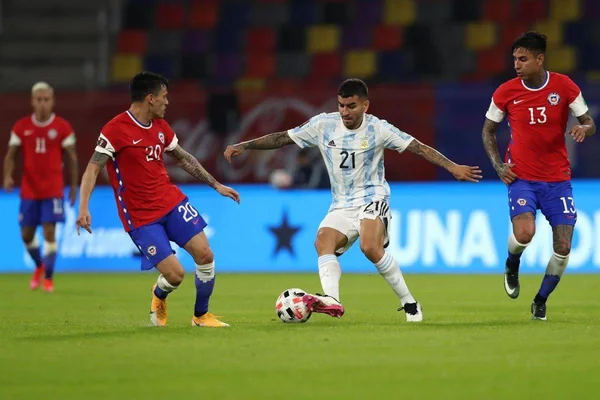 Argentina só empata com o Chile e perde chance de passar o Brasil