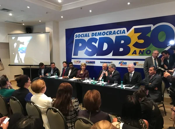 PSDB projeta a perda de até 10 deputados na próxima janela partidária
