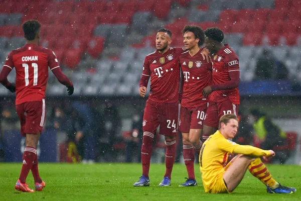 Bayern atropela e elimina o Barcelona da Champions League
